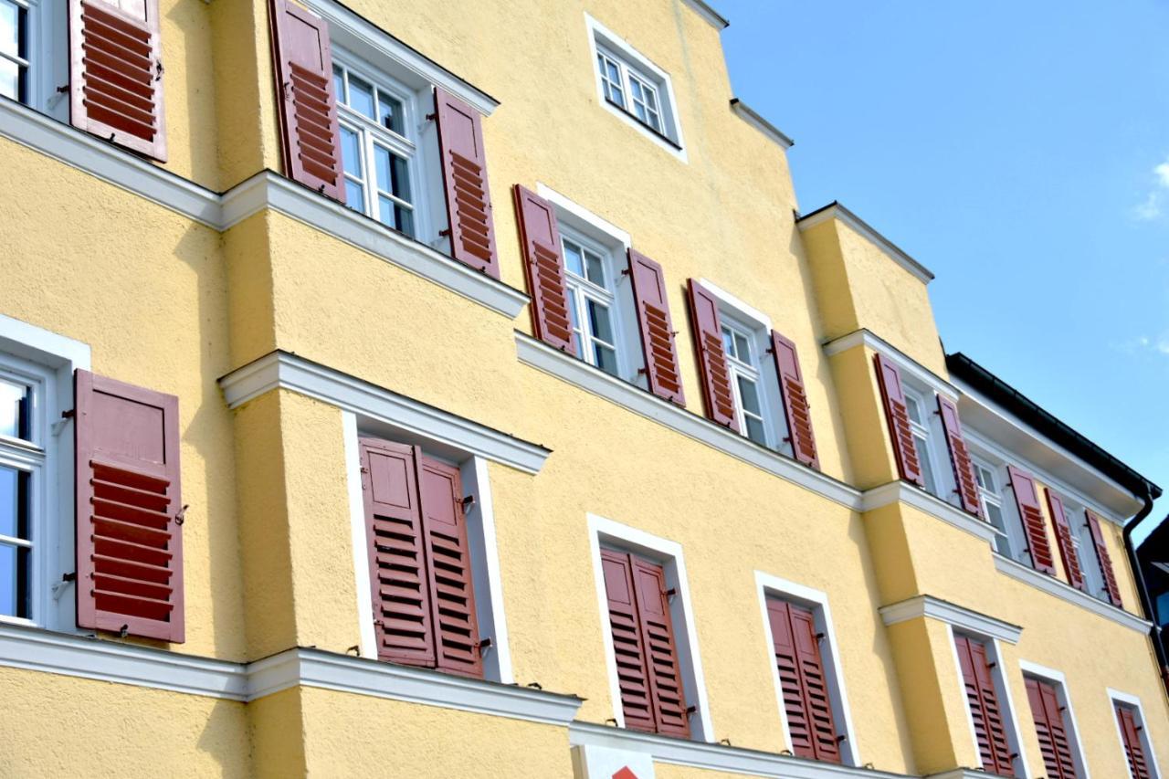 White Midsommar - Stilvolle Wohnung, 3 Schlafzimmer, Wohnzimmer, Kueche Landshut Kültér fotó